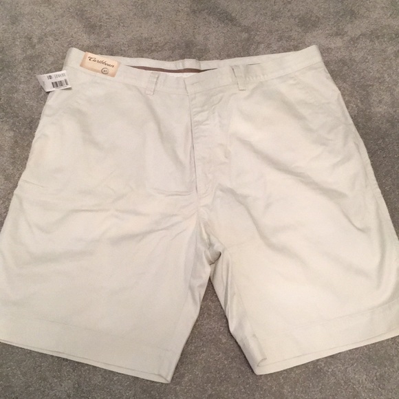 Roundtree & Yorke Other - New with tags khaki shorts. Size 40